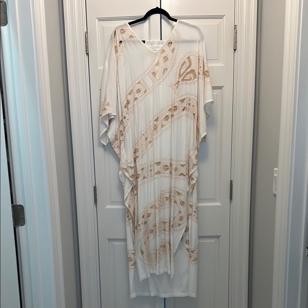 Jen’s pirate booty Chic White and Tan Kaftan